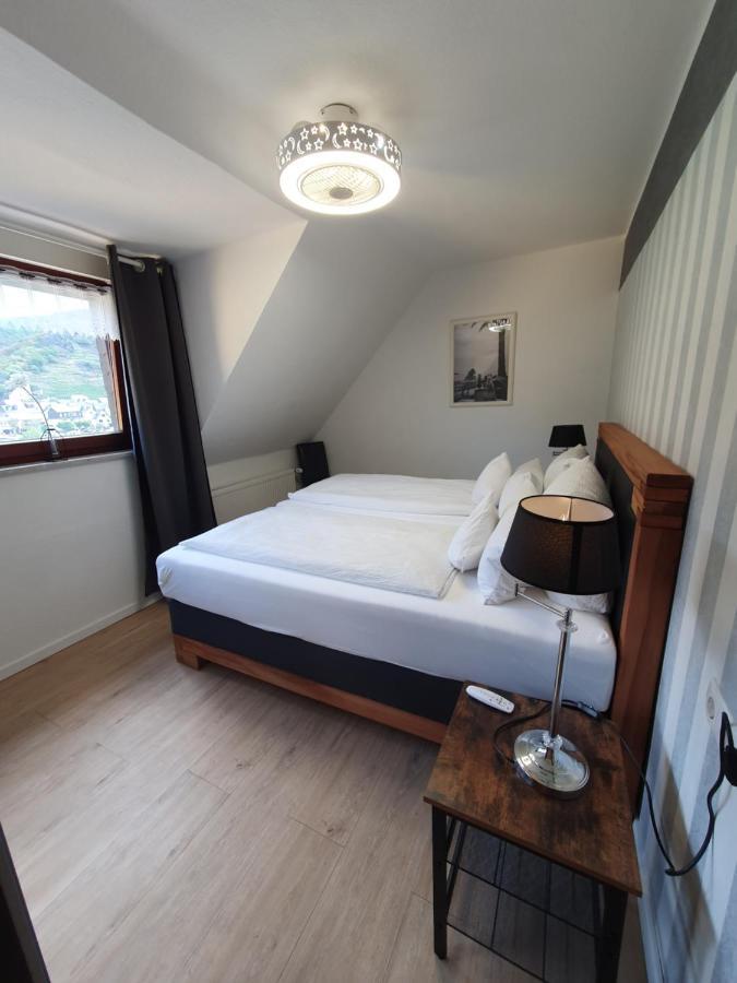Gaestehaus Burgberg, Weinhaus Fries Kattenes Экстерьер фото