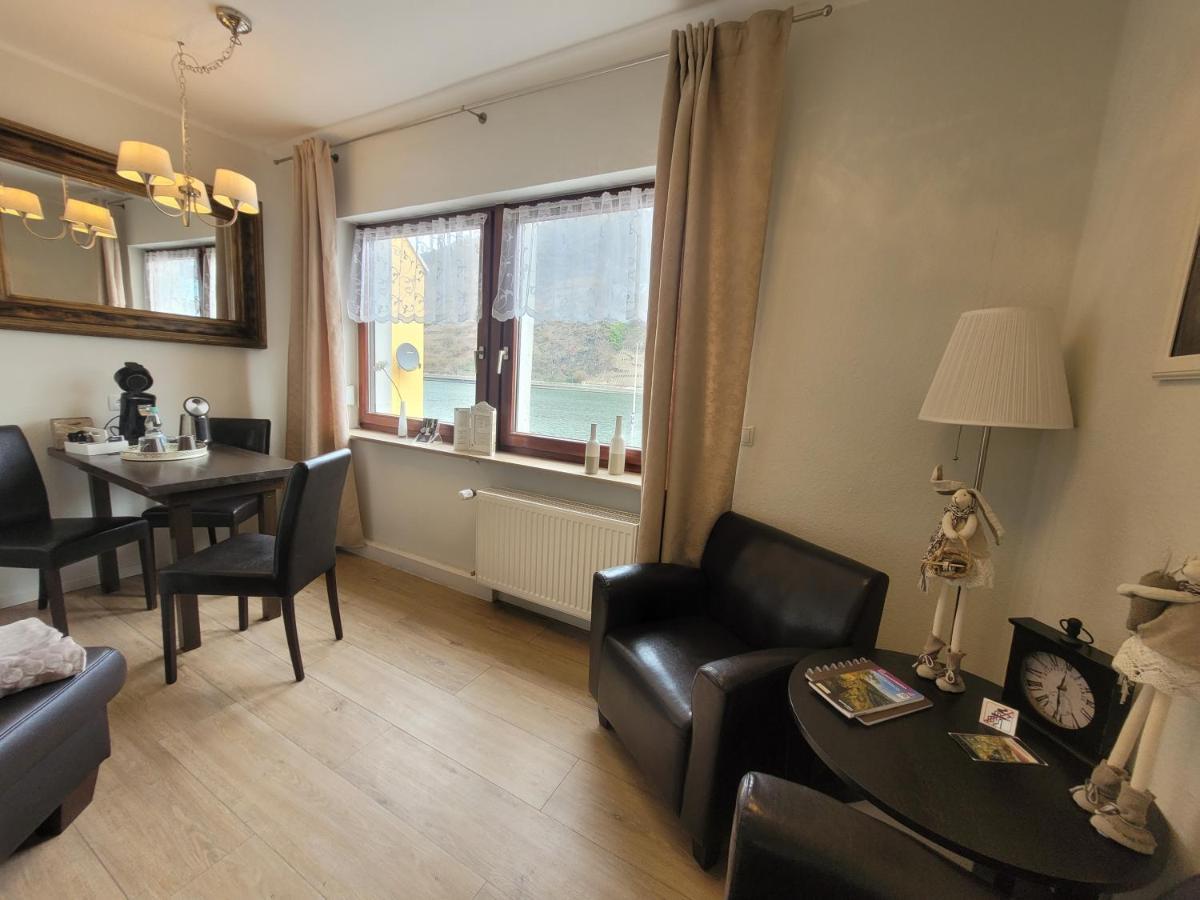Gaestehaus Burgberg, Weinhaus Fries Kattenes Экстерьер фото