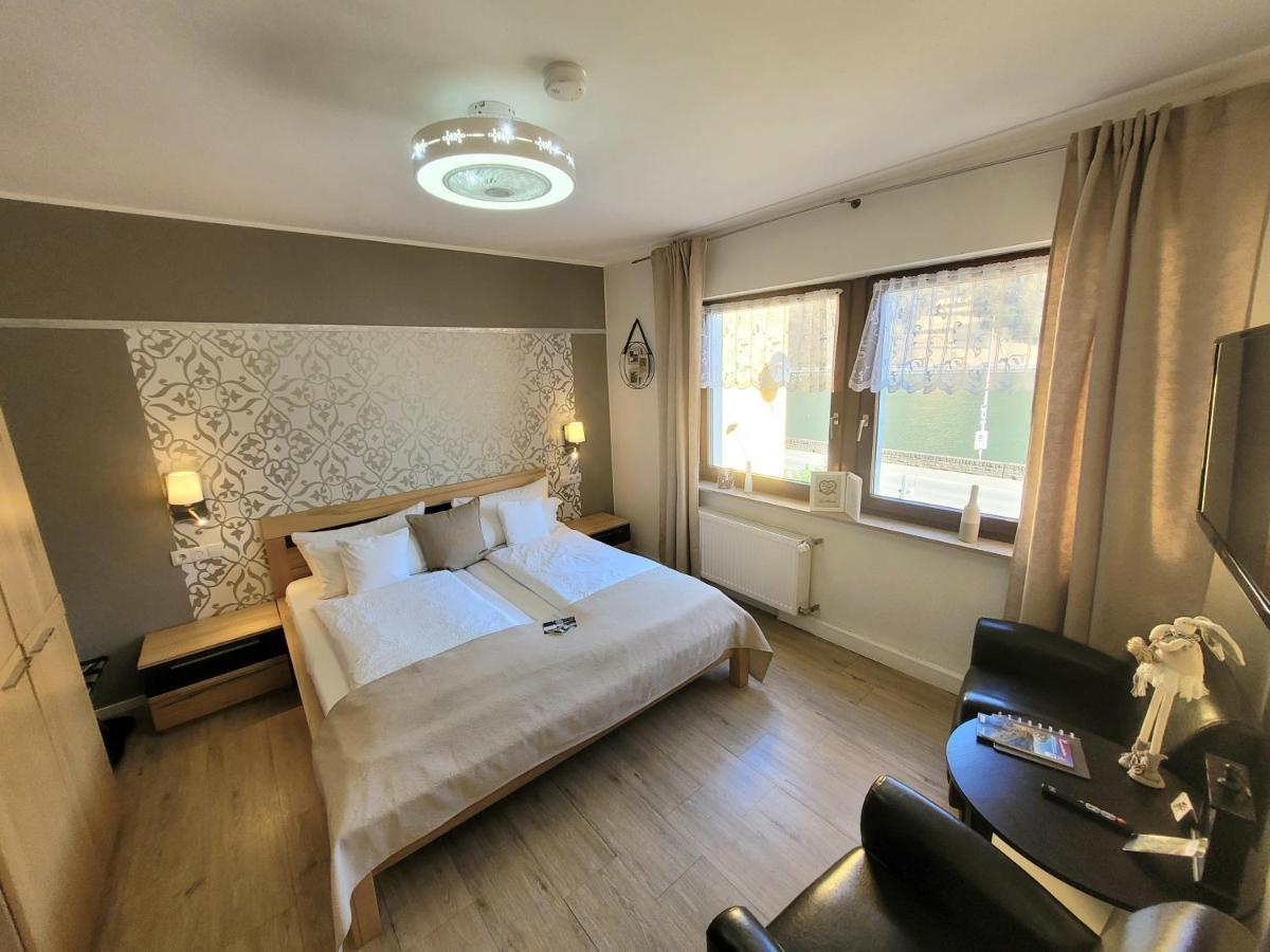 Gaestehaus Burgberg, Weinhaus Fries Kattenes Экстерьер фото