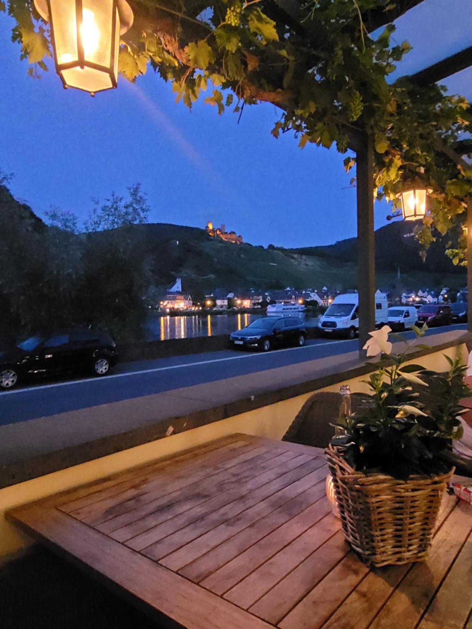 Gaestehaus Burgberg, Weinhaus Fries Kattenes Экстерьер фото