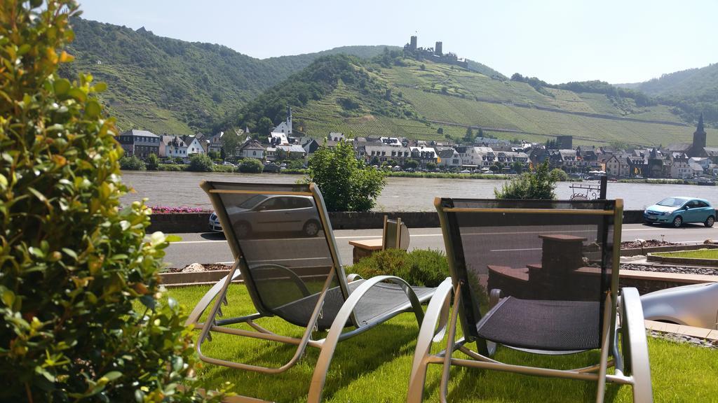 Gaestehaus Burgberg, Weinhaus Fries Kattenes Экстерьер фото
