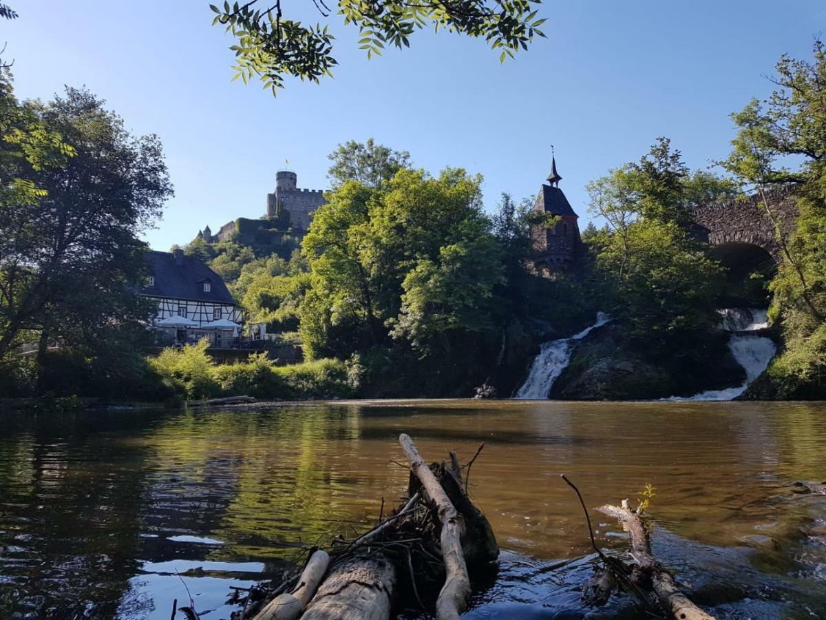 Gaestehaus Burgberg, Weinhaus Fries Kattenes Экстерьер фото